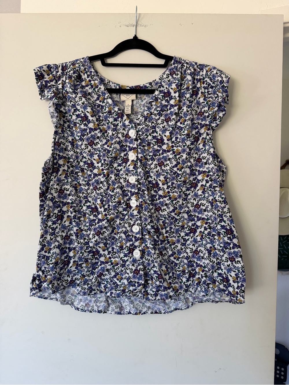 St. John's Bay Blue & White Floral Button-Front Top